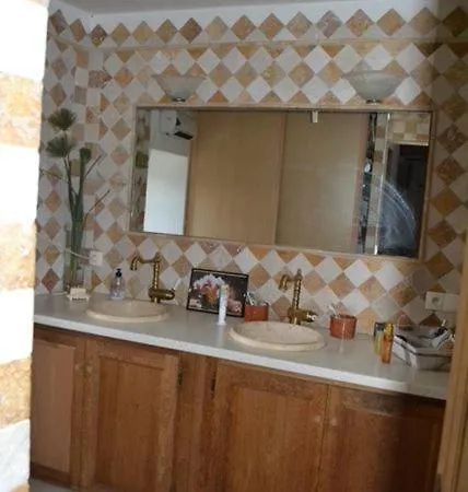 Deux D Hotes Attenantes Avec Salon Salle A Manger Privatif En Cevennes Gardoises לינה וארוחת בוקר